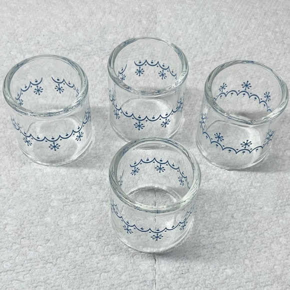 Pyrex Blue Snow Flake Garland Glass Napkin Rings by Corning Compatibles - Picture 1 of 3